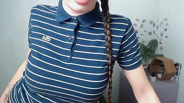 Snapshot of MaryEm976 chatting on 03-01-26, 09:00 MaryEm976 online show from 03-01-26, 09:00