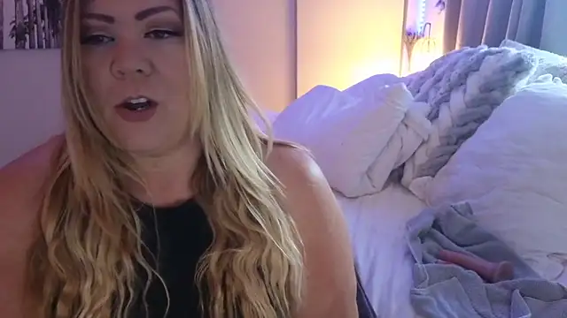 JESS LOVES online show from 04-11-26, 04:11