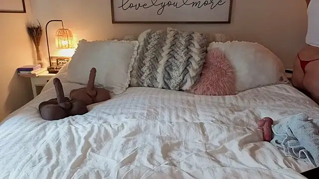 JESS LOVES online show from 07-18-26, 04:11