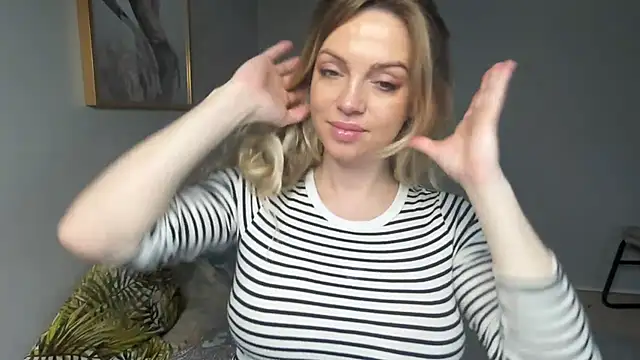 Snapshot of BelieveinEmliy chatting on 02-12-25, 03:49 BelieveinEmliy online show from 02-12-25, 03:49