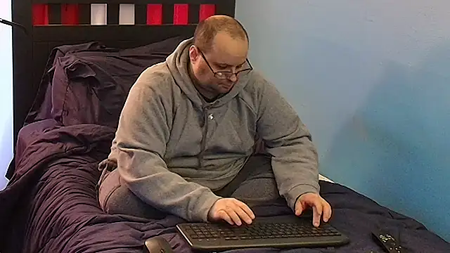 Snapshot of lefty15242 chatting on 02-11-25, 04:46 lefty15242 online show from 02-11-25, 04:46