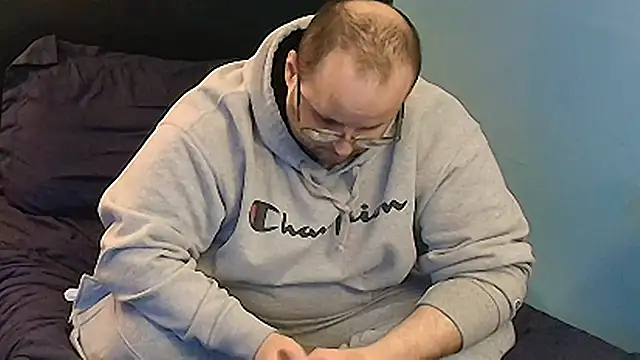 Snapshot of lefty15242 chatting on 03-17-25, 03:57 lefty15242 online show from 03-17-25, 03:57