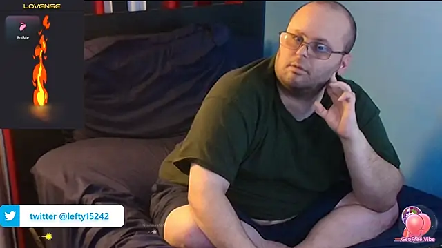 Snapshot of lefty15242 chatting on 09-28-25, 04:07 lefty15242 online show from 09-28-25, 04:07