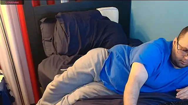 Snapshot of lefty15242 chatting on 10-10-25, 05:17 lefty15242 online show from 10-10-25, 05:17