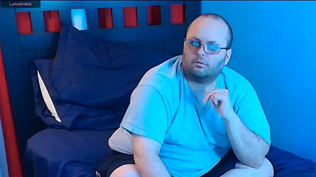 Snapshot of lefty15242 chatting on 10-24-25, 11:34 lefty15242 online show from 10-24-25, 11:34