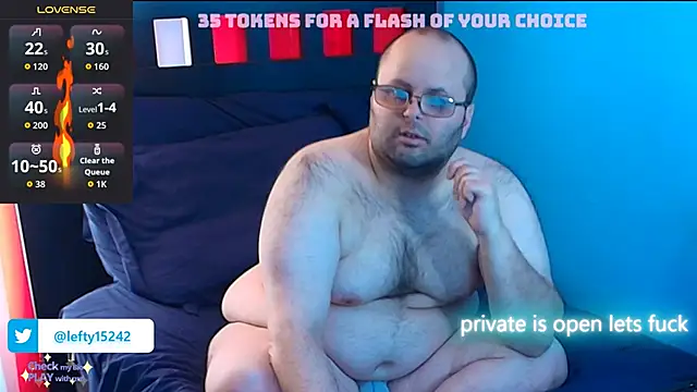 Snapshot of lefty15242 chatting on 10-25-25, 07:30 lefty15242 online show from 10-25-25, 07:30