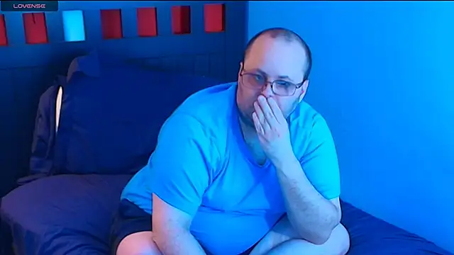 Snapshot of lefty15242 chatting on 11-05-25, 04:34 lefty15242 online show from 11-05-25, 04:34