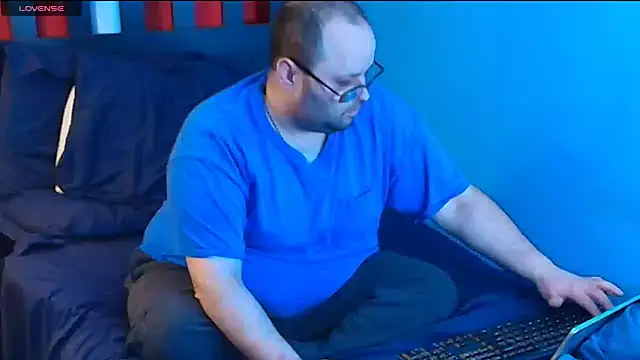 Snapshot of lefty15242 chatting on 11-10-25, 06:12 lefty15242 online show from 11-10-25, 06:12