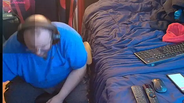 Snapshot of lefty15242 chatting on 03-13-26, 03:35 lefty15242 online show from 03-13-26, 03:35