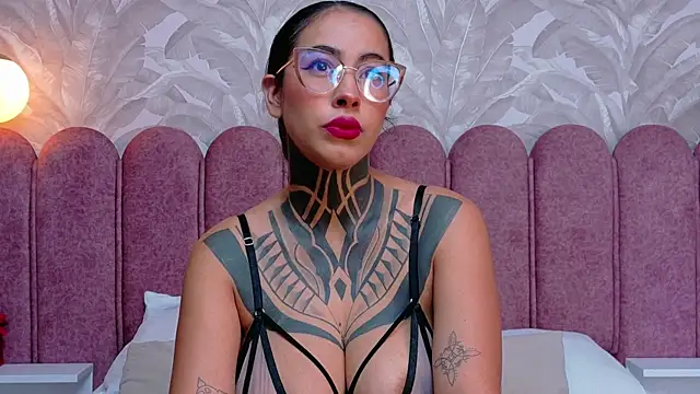 NicoleBlum online show from 07-11-26, 01:36