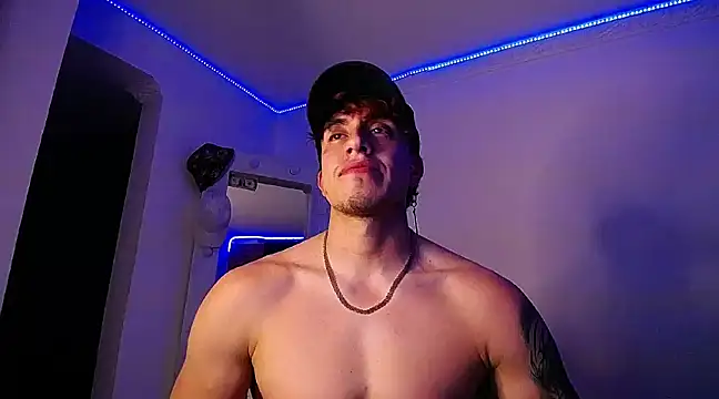 Snapshot of strongboy_ chatting on 12-28-24, 04:30 strongboy online show from 12-28-24, 04:30