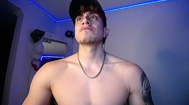 Snapshot of strongboy_ chatting on 12-30-24, 02:42 strongboy online show from 12-30-24, 02:42