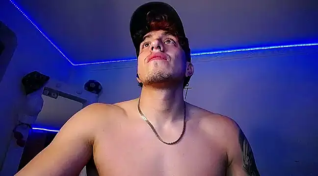 Snapshot of strongboy_ chatting on 12-31-24, 12:00 strongboy online show from 12-31-24, 12:00