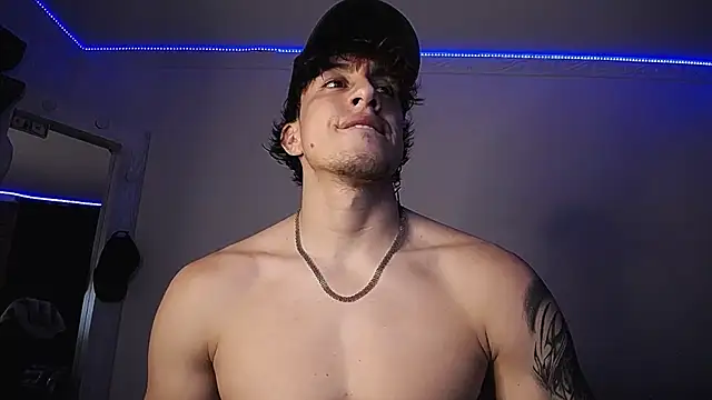 Snapshot of strongboy_ chatting on 01-12-25, 02:14 strongboy online show from 01-12-25, 02:14