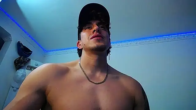 Snapshot of strongboy_ chatting on 01-24-25, 01:35 strongboy online show from 01-24-25, 01:35