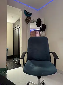 strongboy  online show from 02-28-26, 06:20