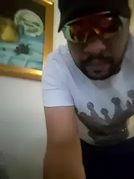 eljefe1119 online show from 02-12-25, 07:45