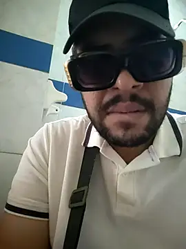 Snapshot of eljefe1119 chatting on 03-04-25, 06:07 eljefe1119 online show from 03-04-25, 06:07