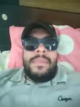 Snapshot of eljefe1119 chatting on 04-11-26, 06:01 eljefe1119 online show from 04-11-26, 06:01