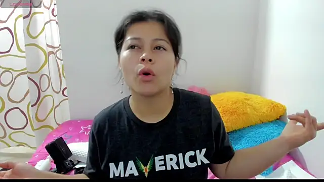 Snapshot of sweetnia chatting on 12-29-24, 03:24 sweetnia online show from 12-29-24, 03:24