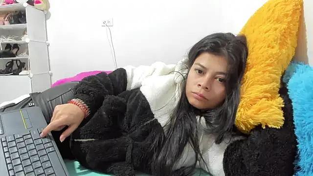 Snapshot of sweetnia chatting on 10-02-25, 12:50 sweetnia online show from 10-02-25, 12:50