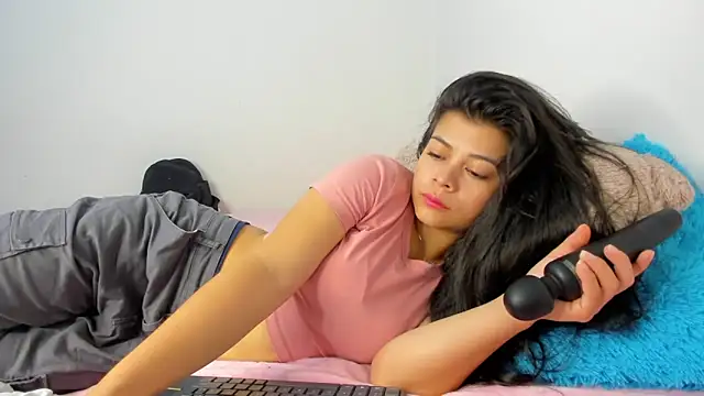 Snapshot of sweetnia chatting on 10-16-25, 01:45 sweetnia online show from 10-16-25, 01:45