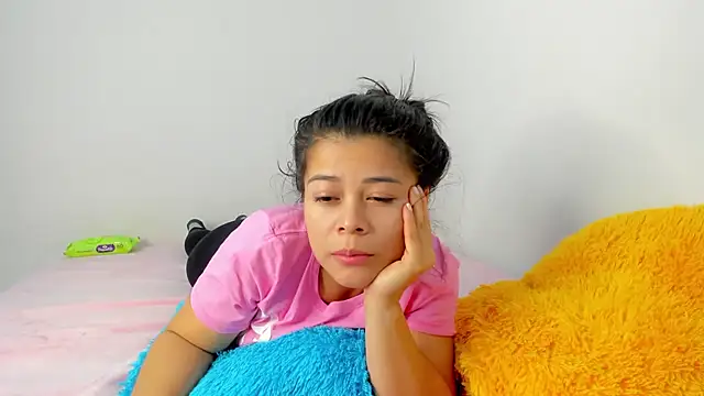 Snapshot of sweetnia chatting on 10-20-25, 05:24 sweetnia online show from 10-20-25, 05:24