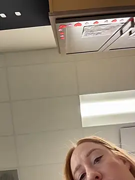 cinnatitties online show from 10-29-25, 04:20