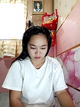 Snapshot of Hotbaby_1523 chatting on 04-29-26, 12:48 Hotbaby 1523 online show from 04-29-26, 12:48