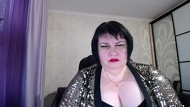 JuicyLady Di online show from 10-15-25, 04:34
