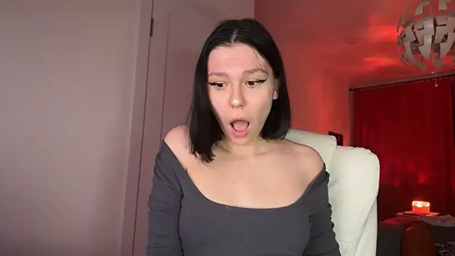 Snapshot of pinkdolly18 chatting on 03-09-25, 10:30 pinkdolly18 online show from 03-09-25, 10:30