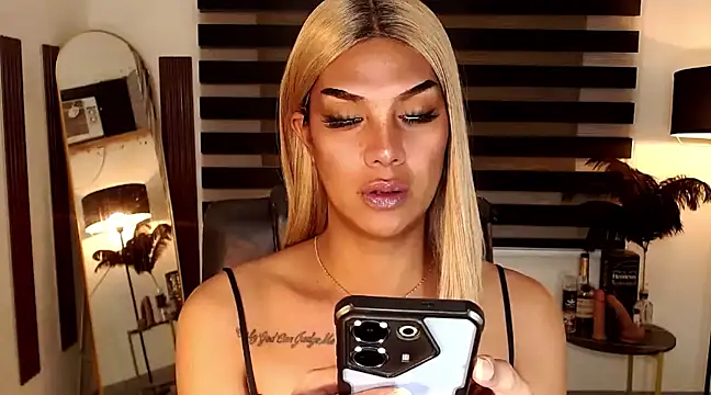 SarahAmber online show from 03-22-25, 01:52