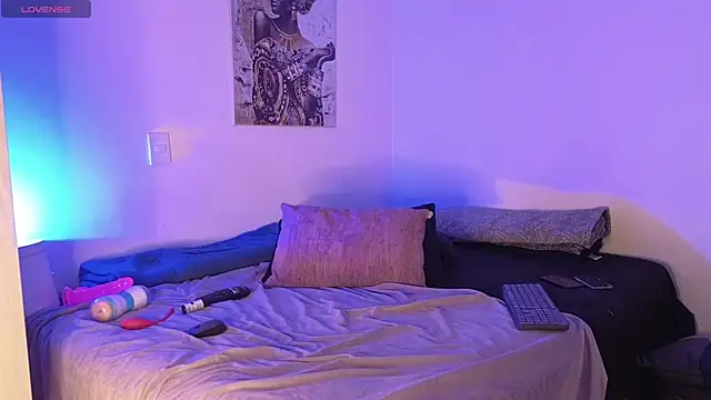 Snapshot of Corina_Ts chatting on 10-23-25, 02:44 Corina Ts online show from 10-23-25, 02:44