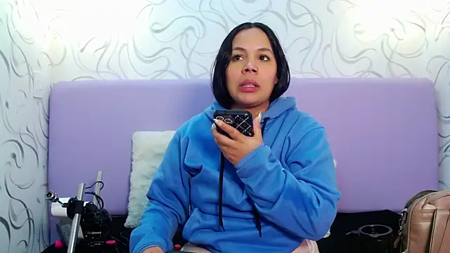 EmilyQueen3x online show from 10-09-25, 12:58