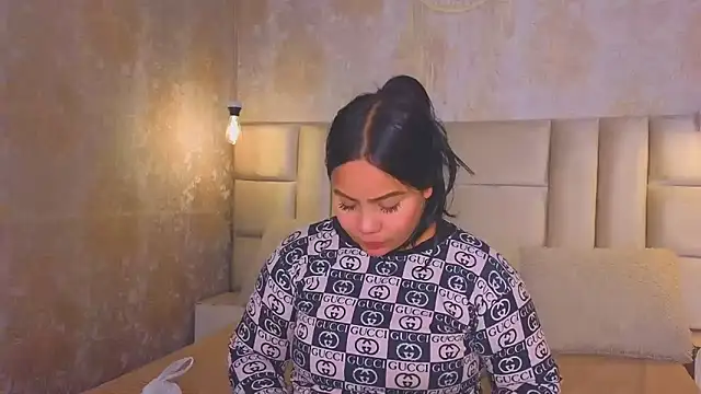 EmilyQueen3x online show from 04-07-26, 01:22