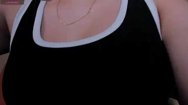 MartinnaBonnet online show from 03-17-25, 10:27