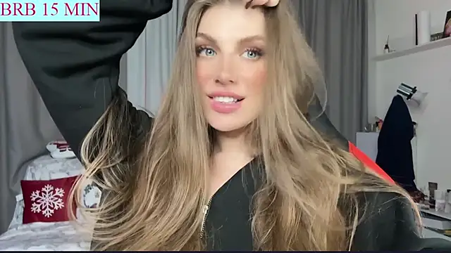 Snapshot of Just_alice chatting on 02-14-25, 01:51 Just alice online show from 02-14-25, 01:51