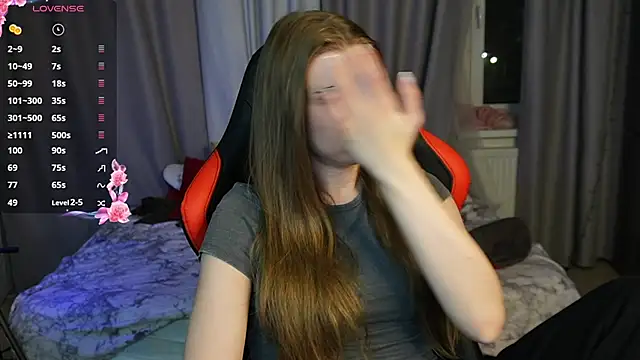 Snapshot of Just_alice chatting on 02-17-25, 06:26 Just alice online show from 02-17-25, 06:26