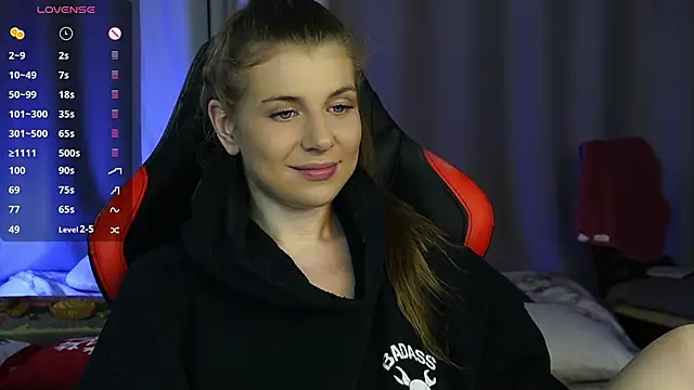 Snapshot of Just_alice chatting on 03-18-25, 06:04 Just alice online show from 03-18-25, 06:04