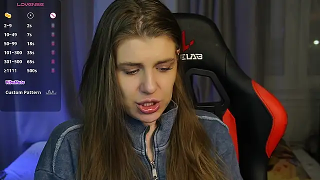 Snapshot of Just_alice chatting on 03-22-25, 04:37 Just alice online show from 03-22-25, 04:37