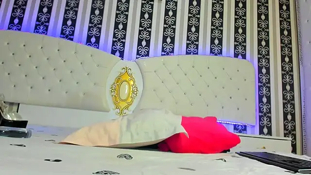 Snapshot of Aidasina chatting on 02-15-25, 08:11 Aidasina online show from 02-15-25, 08:11