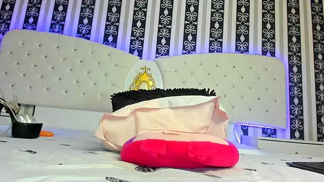 Snapshot of Aidasina chatting on 02-15-25, 11:14 Aidasina online show from 02-15-25, 11:14