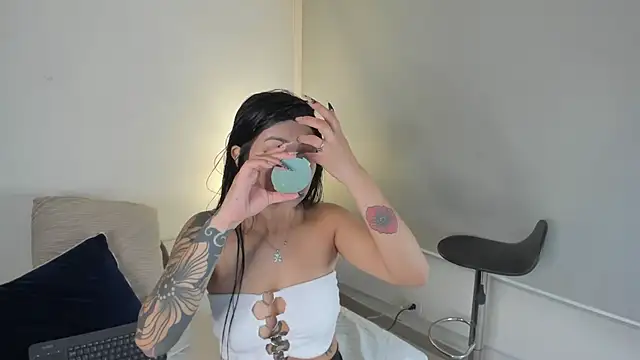 Cilie lee online show from 02-05-25, 01:22