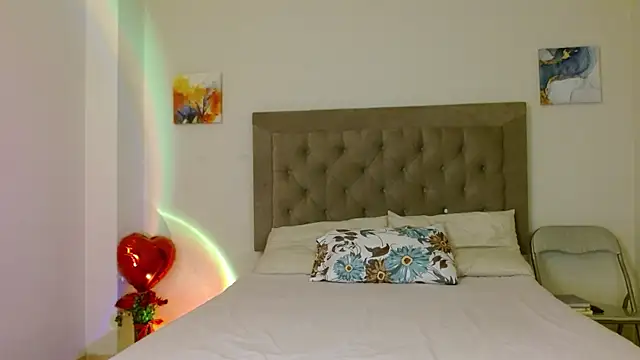kiarablue online show from 08-04-26, 12:03