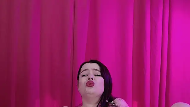 Snapshot of IVYDEAN chatting on 09-26-25, 05:22 IVYDEAN online show from 09-26-25, 05:22