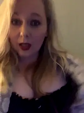 Snapshot of Lexisexi17 chatting on 10-10-25, 02:10 Lexisexi17 online show from 10-10-25, 02:10