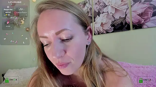 Snapshot of Queenymel chatting on 12-08-24, 09:41 Queenymel online show from 12-08-24, 09:41