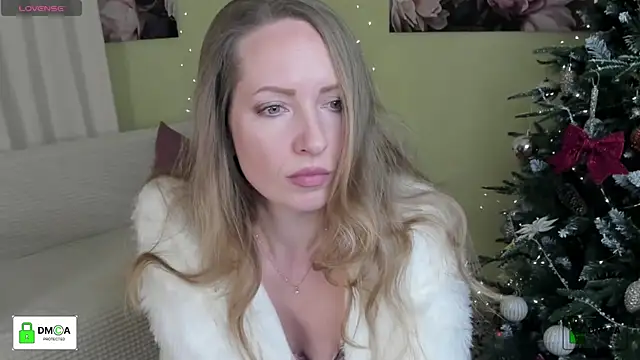 Snapshot of Queenymel chatting on 01-11-26, 04:01 Queenymel online show from 01-11-26, 04:01