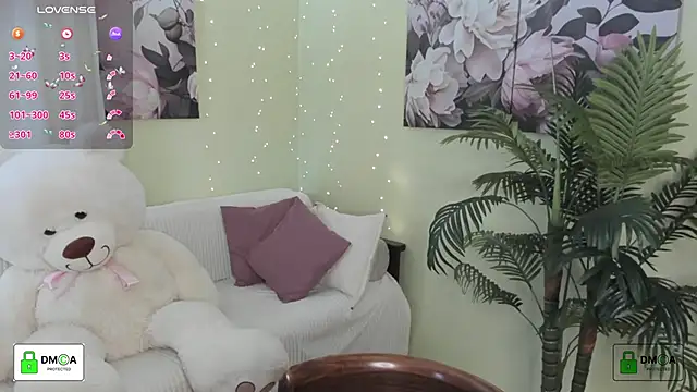 Snapshot of Queenymel chatting on 03-10-26, 08:52 Queenymel online show from 03-10-26, 08:52