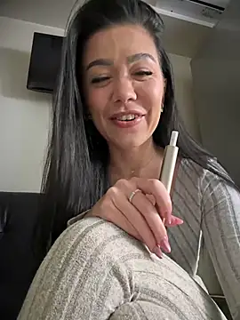 Snapshot of denise_k chatting on 12-22-24, 12:38 denise k online show from 12-22-24, 12:38